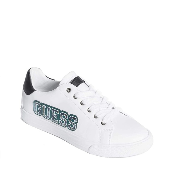 New GUESS Bearly Logo Low-Top Sneakers SZ 8.5 - Picture 1 of 8